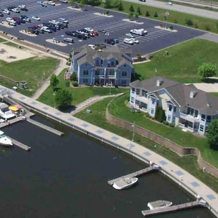 Serenity On The Shores Portage Exterior photo