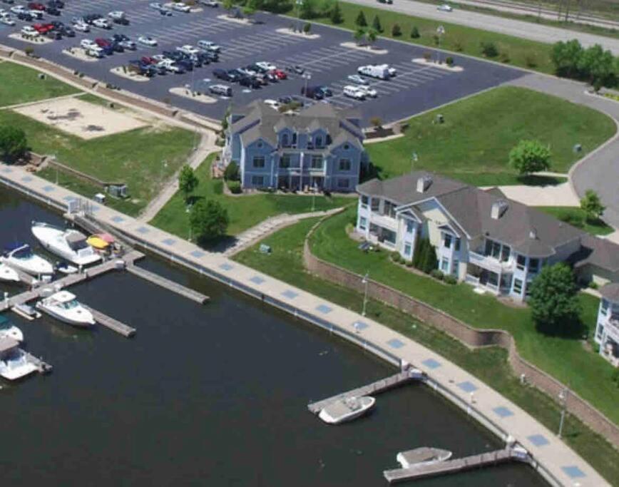 Serenity On The Shores Portage Exterior photo